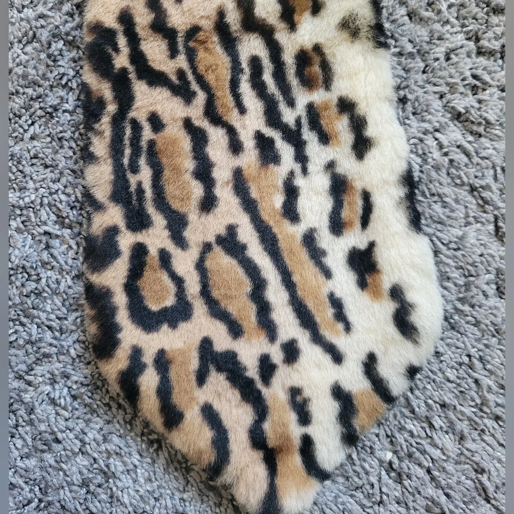 Leopard Print Faux-fur Scarf
